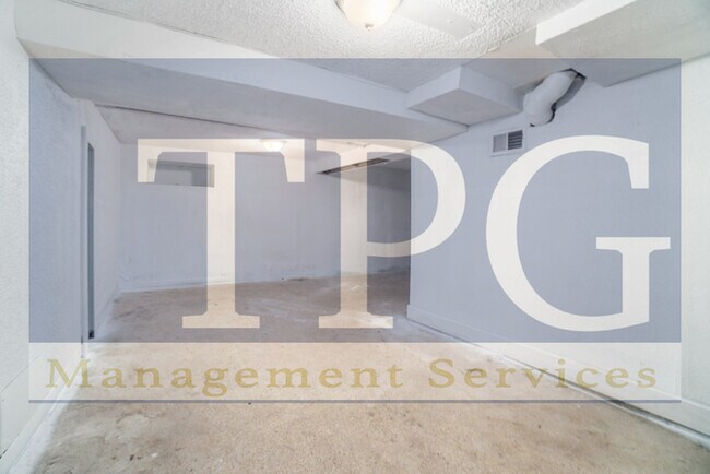 Building Photo - 3434 Olive St