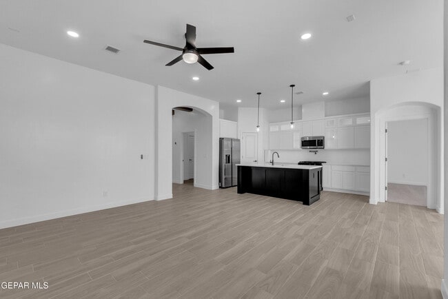 Building Photo - 15148 Destination