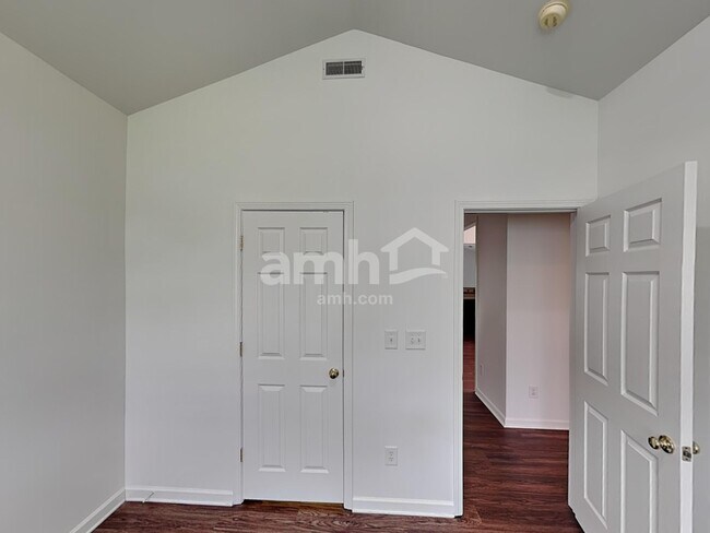 Building Photo - 13424 Planters Row Dr