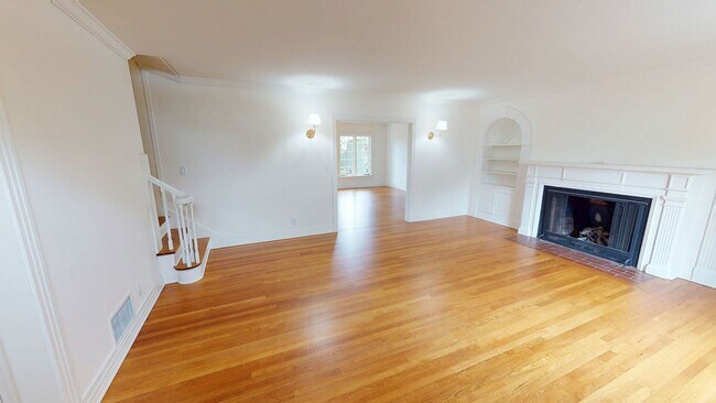 Building Photo - Charming Cape Cod Home | Hardwood Flooring