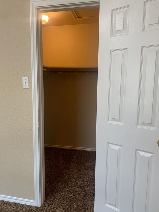 Building Photo - 1815 Pontotoc