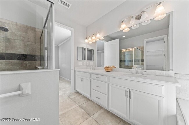 Building Photo - 7823 Loren Cove Dr