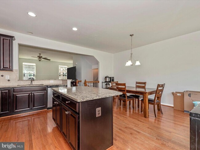 Building Photo - 76 Norwood Dr