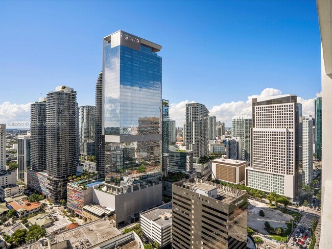 Building Photo - 951 Brickell Ave