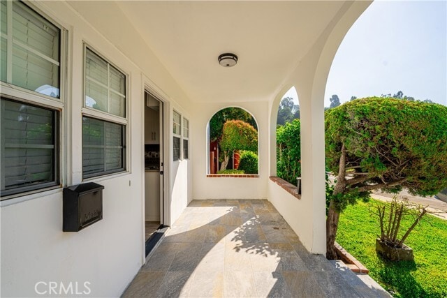 Building Photo - 319 Roads End St