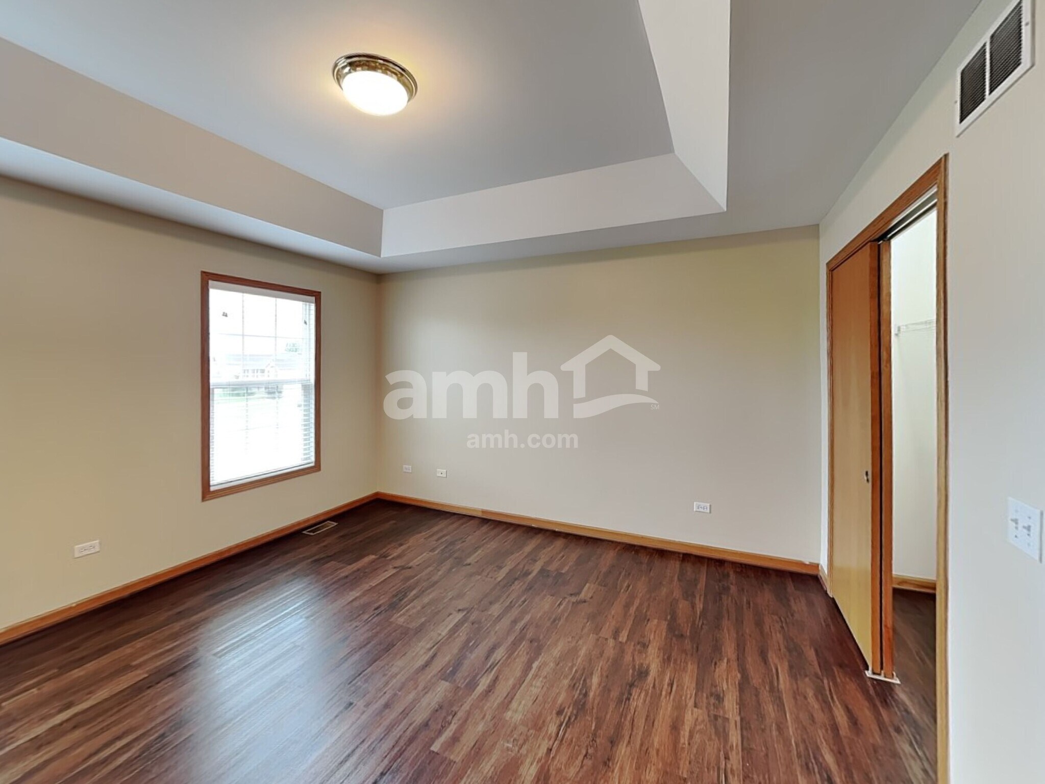 Building Photo - 1305 Bassett Dr