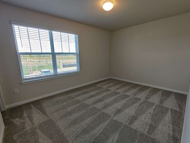 Building Photo - 5389 Elmview Xing