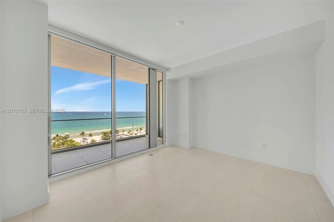 Building Photo - 153 N Seabreeze Blvd