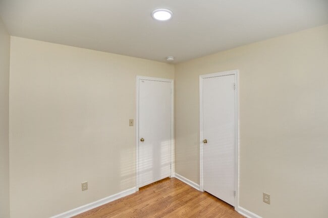 Building Photo - Great Location in Williamsburg!