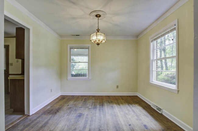 Building Photo - 1424 Brian Rd