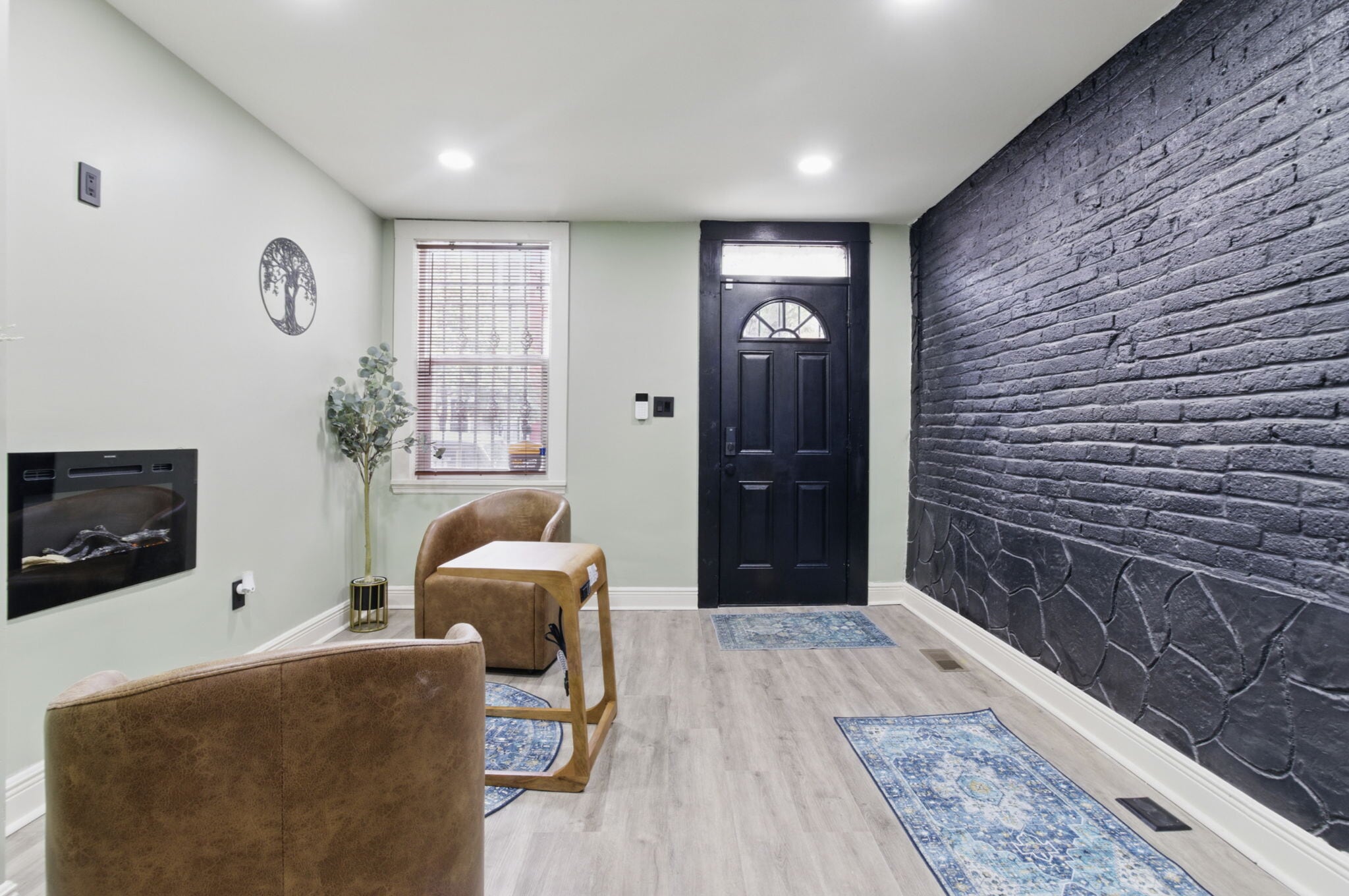 Building Photo - 1232 W Lombard St