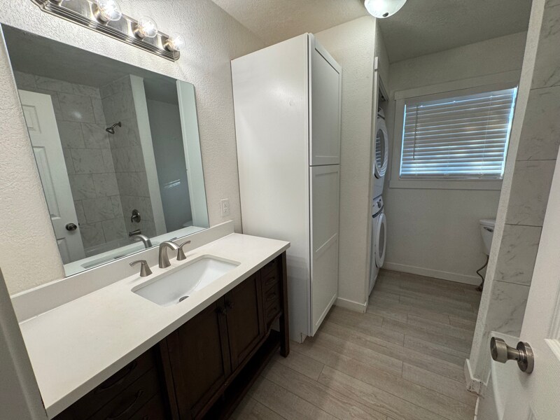 Building Photo - 203 Shelter Ln