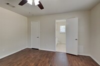 Building Photo - 2631 Sherwood Hollow Ln