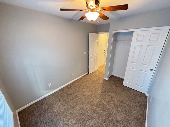 Building Photo - Beautiful Trilevel 3 Bed/3bath/2 car home located in Northwest Las Vegas --Enjoy Rent-Free Holidays!