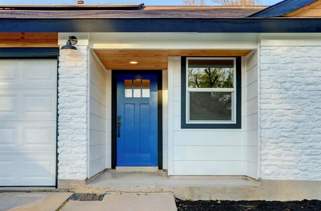 Building Photo - 2902 Jorwoods Dr