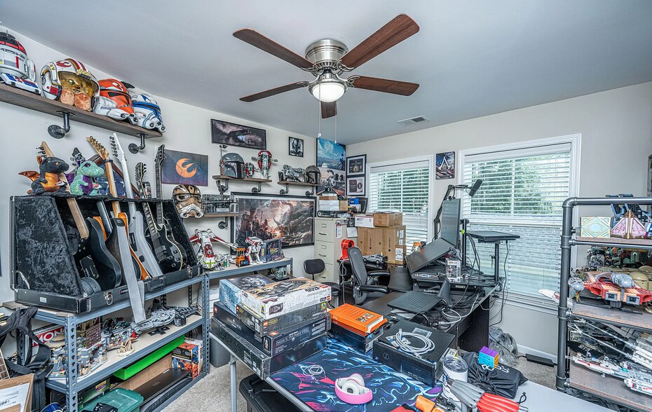 Room2 - 72 Crossandra Ave