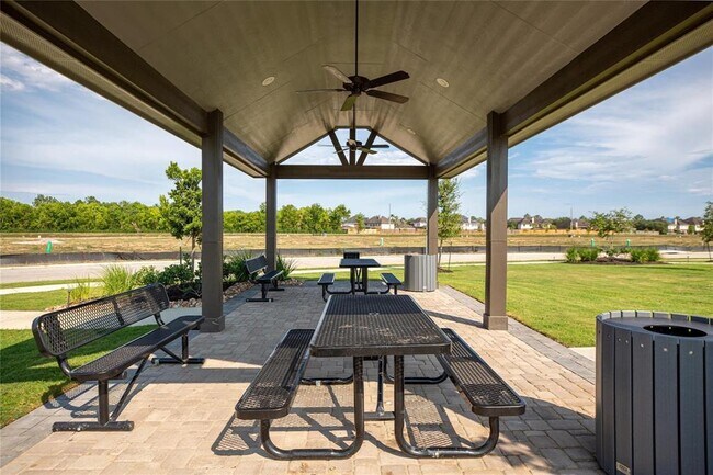 Building Photo - 5619 Brooklyn Rose Dr
