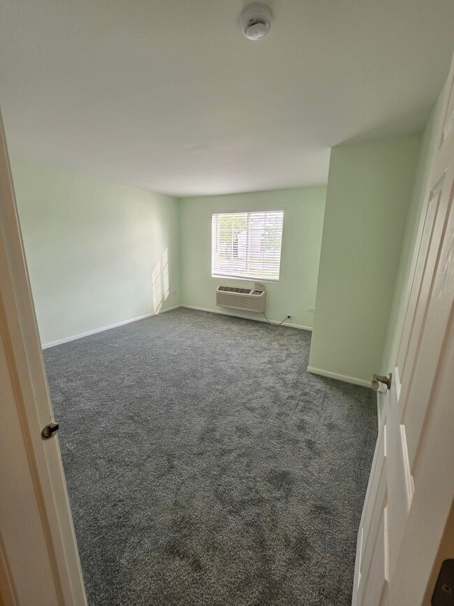 Building Photo - 101 Silverstone Dr