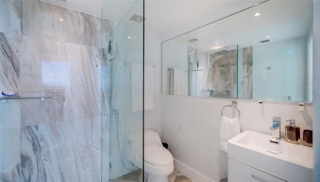 Building Photo - 6700 Indian Creek Dr