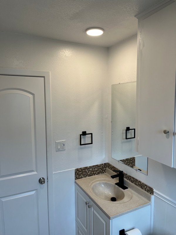Building Photo - 1508 Valleyridge Dr