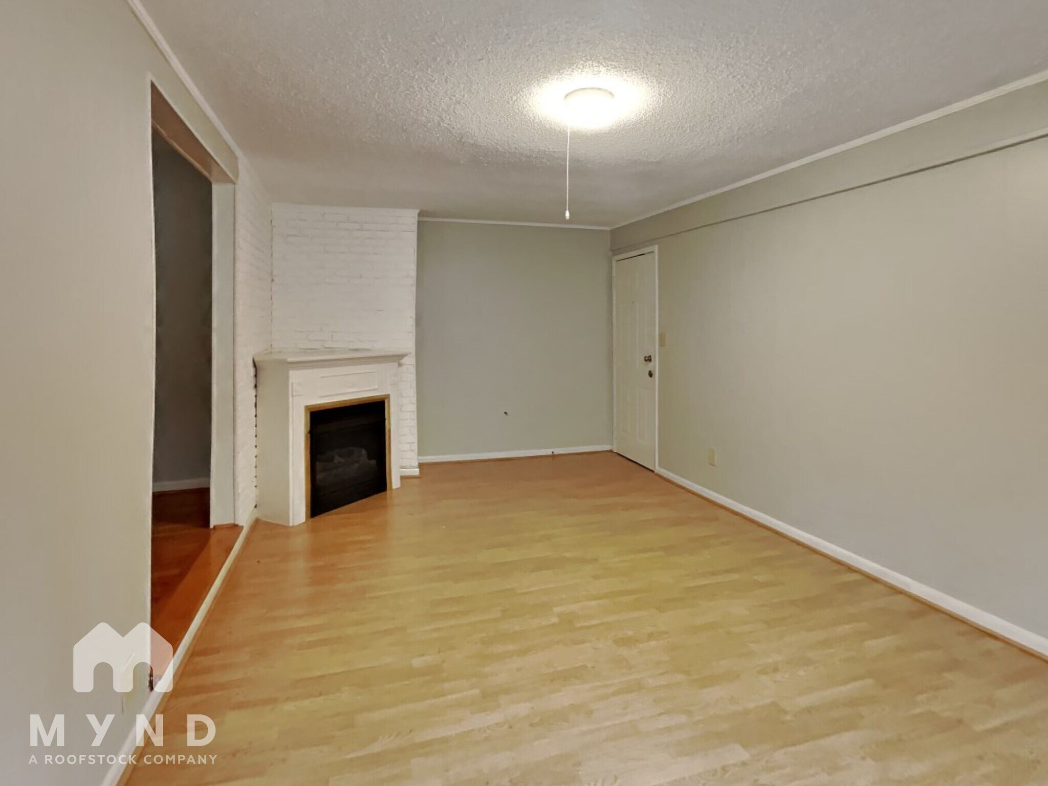 Building Photo - 4361 Silver Lake Rd