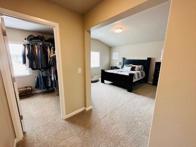 Building Photo - Spacious 4 bed 2.5 bath house in Cascade-Fairwood AC