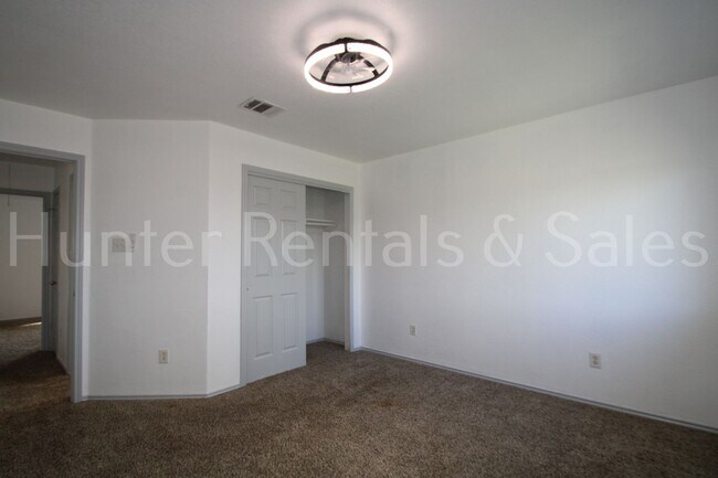 Building Photo - 4910 Donegal Bay Ct