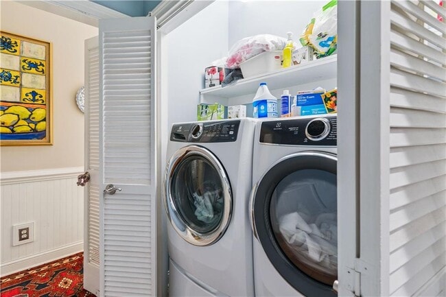 Building Photo - 125 Pine Valley