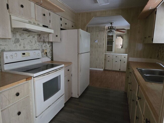 Building Photo - 5930 SW 61st Pl