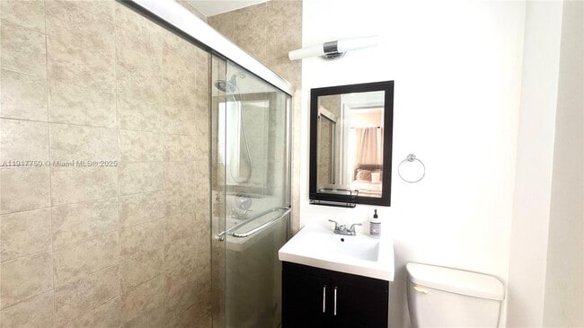 Building Photo - 751 Euclid Ave