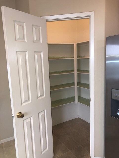 Building Photo - 440 Hart Dr