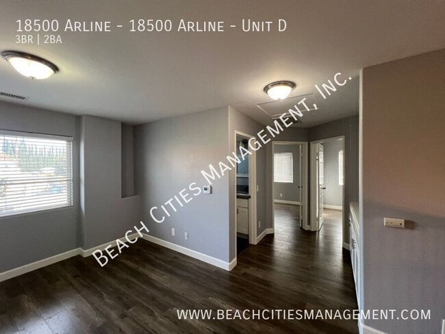 Building Photo - Remodeled 3 Bed, 2.5 Bath Town Home with A...