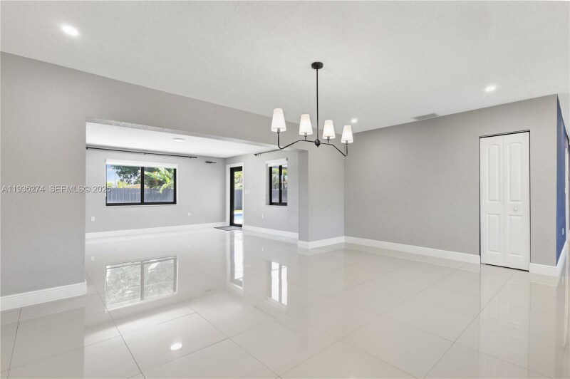 Building Photo - 4165 W 5th Ln