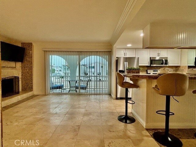 Building Photo - 904 W Balboa Blvd