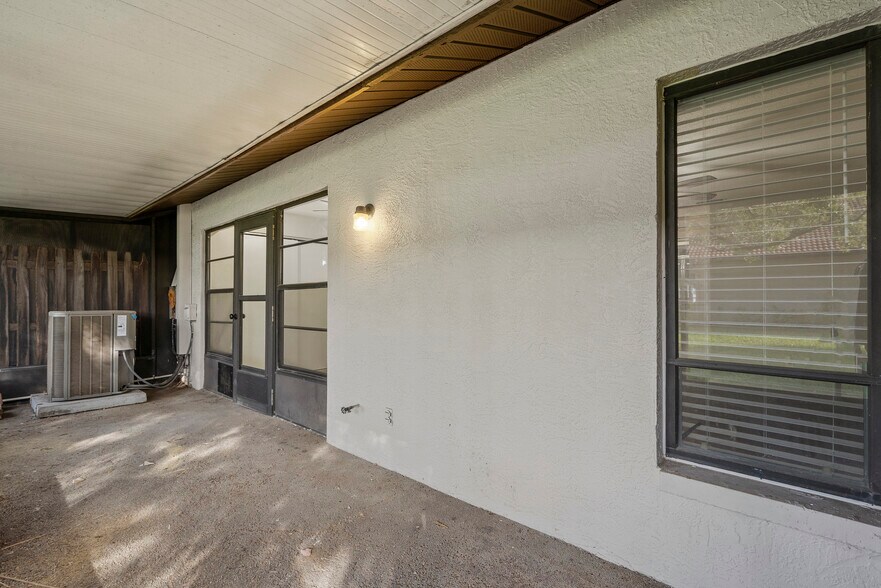 Building Photo - 7360 Ulmerton Rd