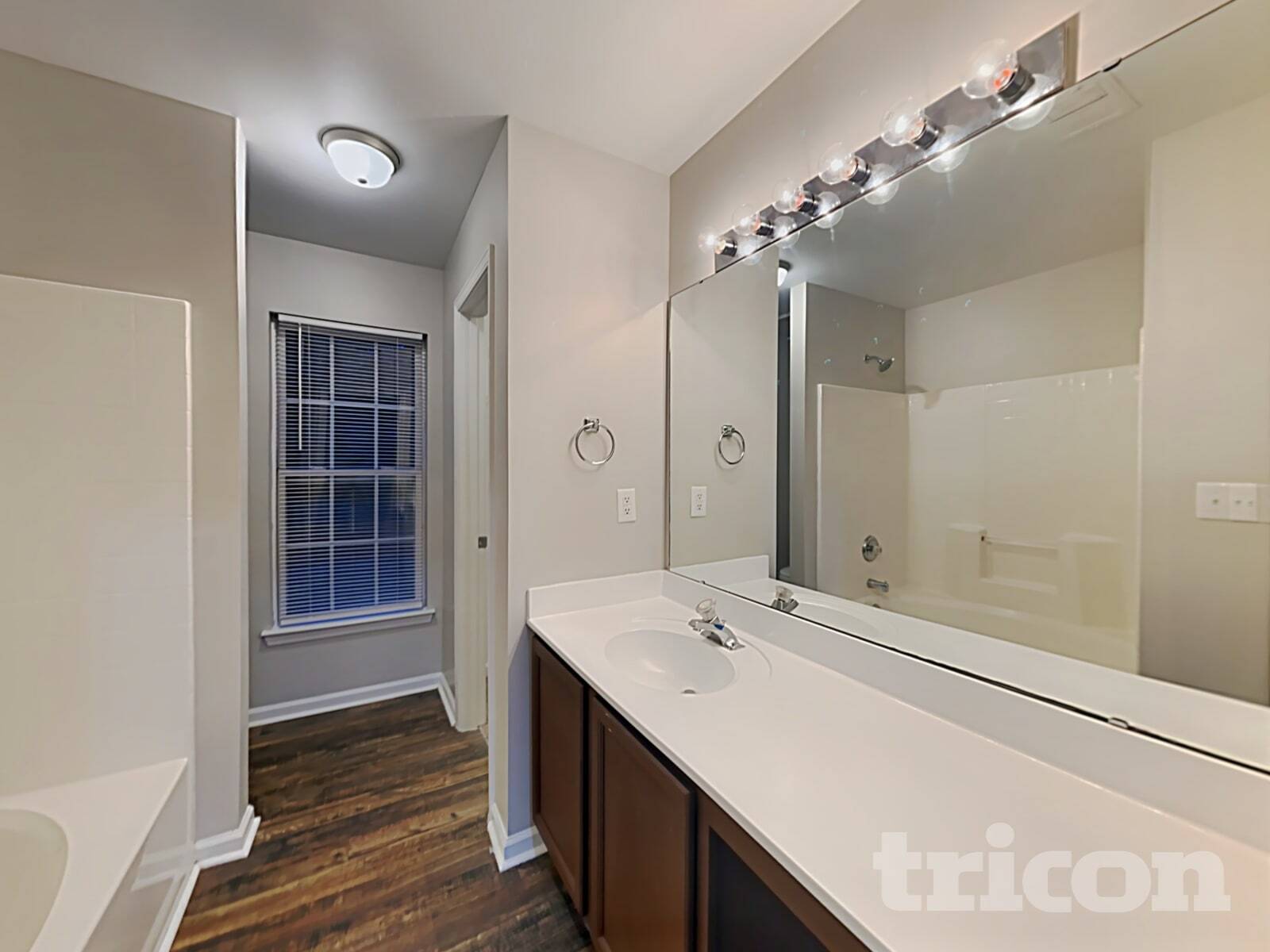 Building Photo - 310 Winding Canyon Dr