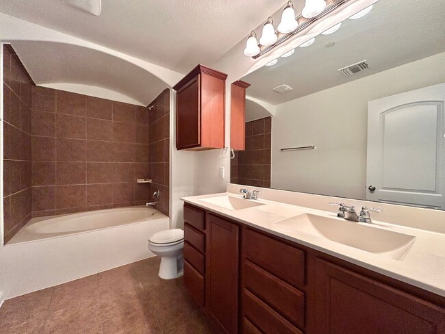 Building Photo - Stylish 2 Bedroom / 2.5 Bathroom Home – Two Levels, Move-In Ready