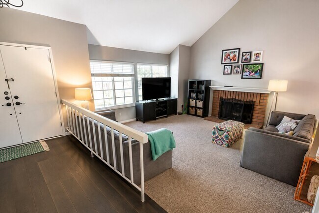 Building Photo - 1804 Sweet Briar Pl