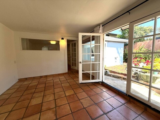 Building Photo - Charming Monterey Home in Quiet Neighborho...