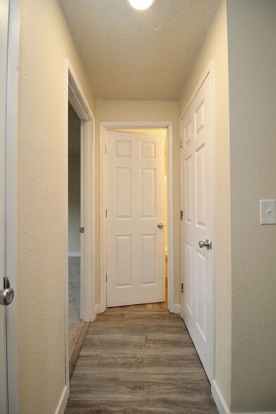 Building Photo - 8924-8934 SE Ellis St