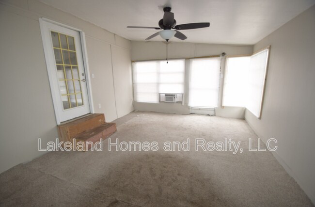 Building Photo - 3134 Skyview Dr