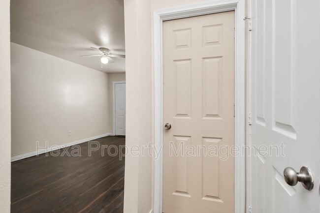 Building Photo - 4207 Phlox St