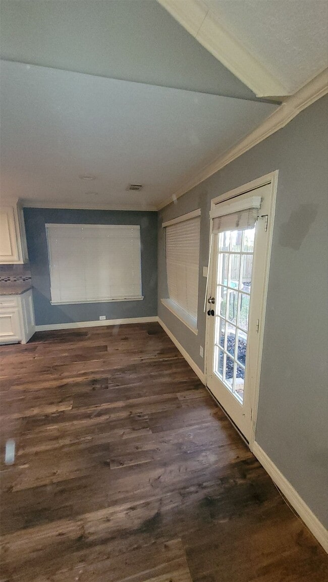 Building Photo - 13307 Lynnville Dr