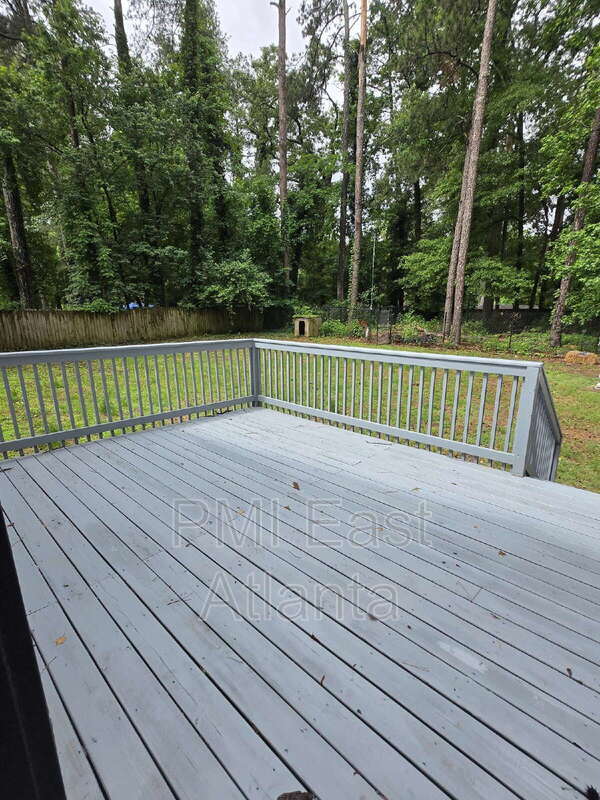 Building Photo - 2275 Country Club Ln SW