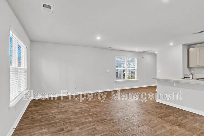Building Photo - 159 Spencer Cir