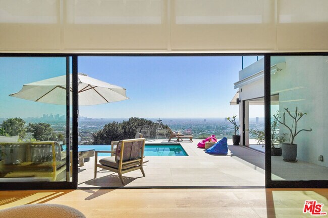 Building Photo - 8242 Hillside Ave