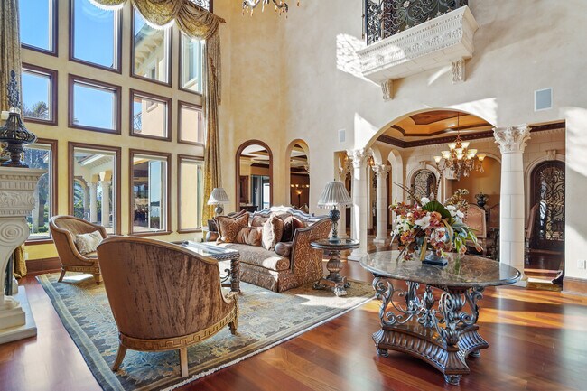 Building Photo - 1363 Oceanview Dr