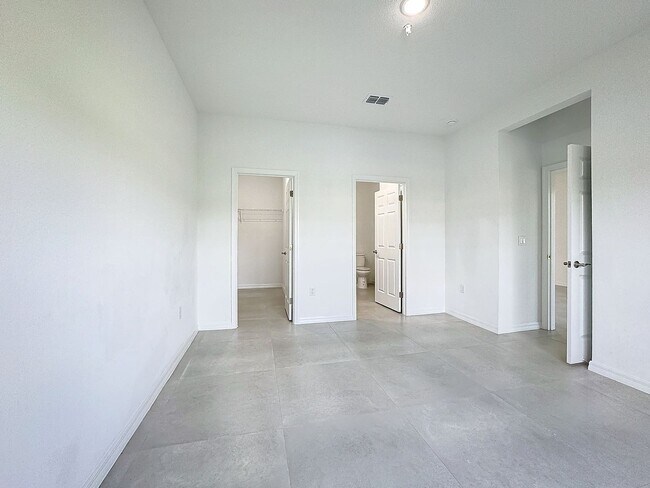 Building Photo - Townhouse For Lease in Saint Cloud