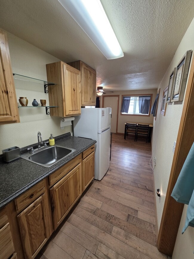 Building Photo - 1150 E Jackson St