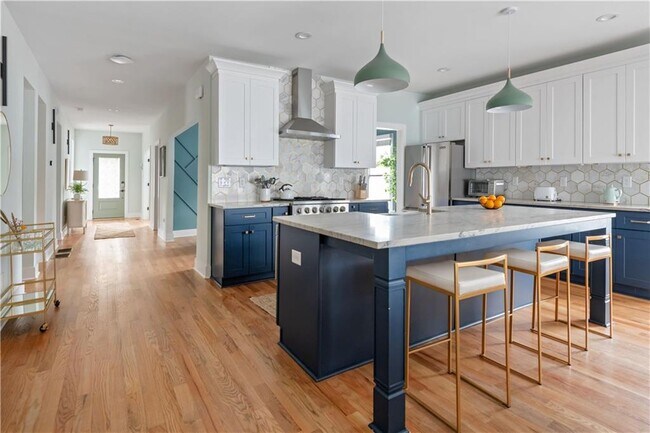 Building Photo - 1393 Glenwood Ave SE